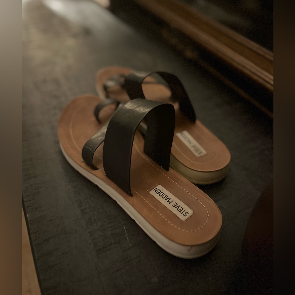ADORABLE STEVE MADDEN SCANDALS SO COMFY AND IN EXCELLENT CONDITION!!